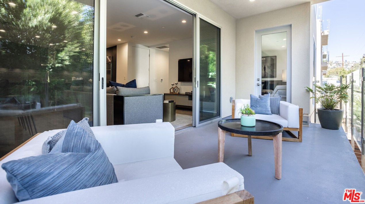 728 Sweetzer Ave, Los Angeles CA  90069-5406 exterior