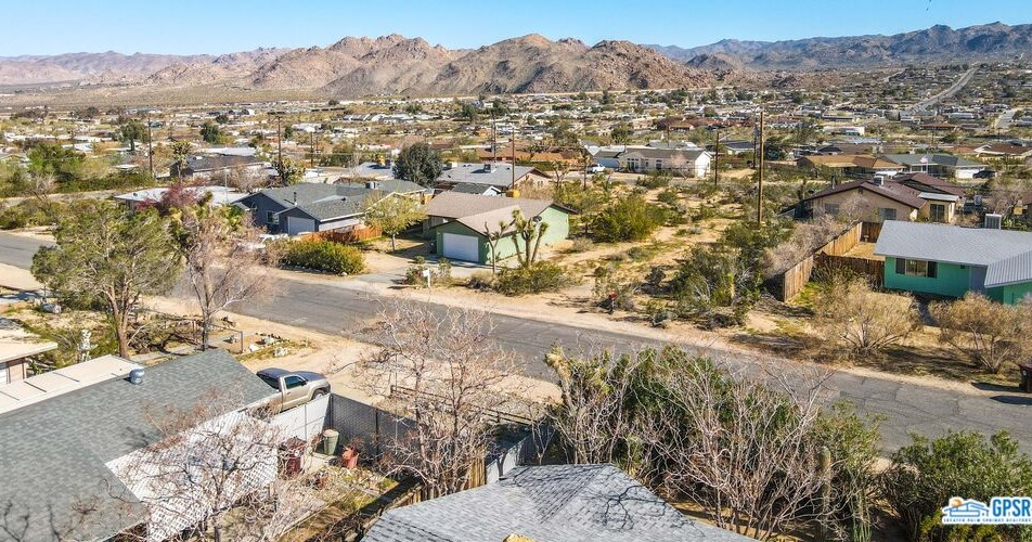 61740 Oleander Dr, Joshua Tree CA  92252-2017 exterior