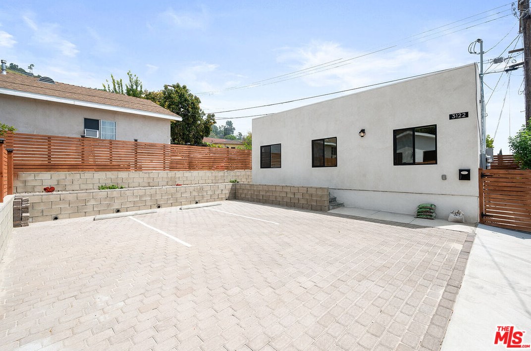 3120 Chaucer St, Los Angeles CA  90065-1827 exterior