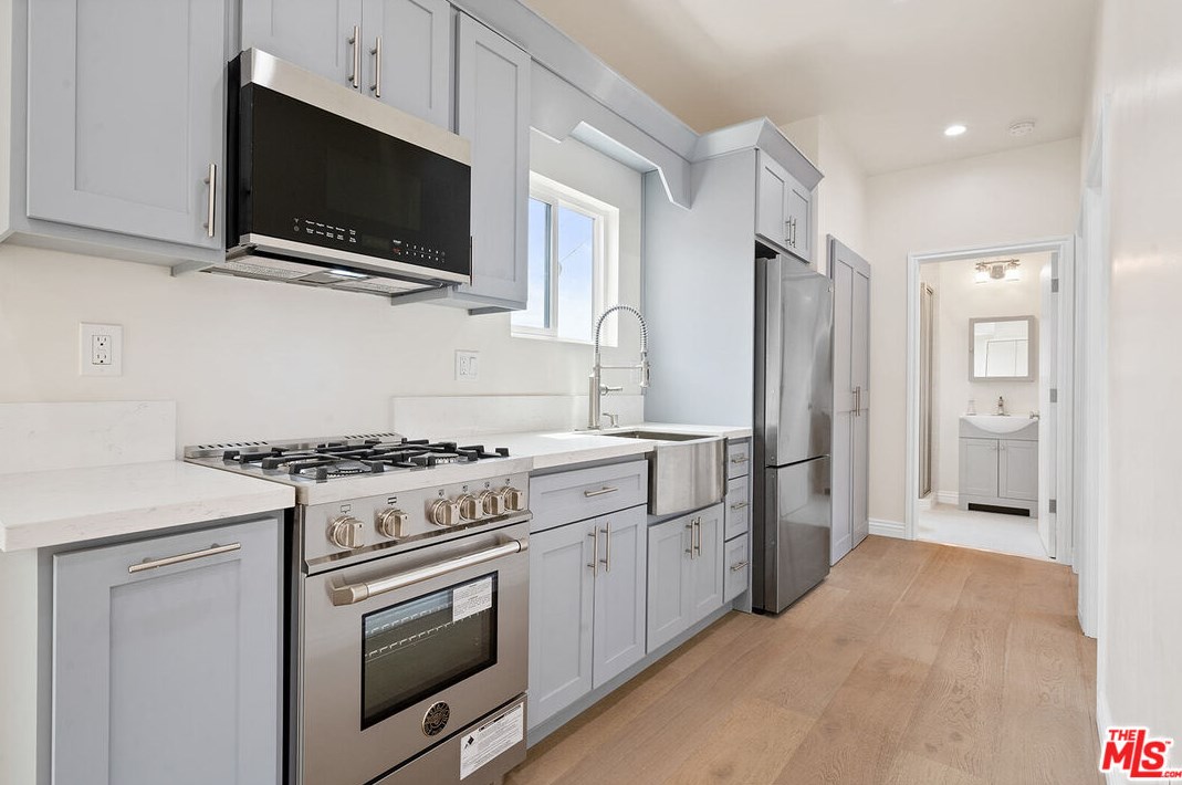 3120 Chaucer St, Los Angeles CA  90065-1827 exterior