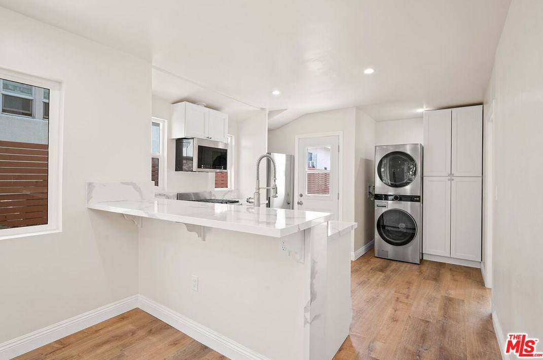 3120 Chaucer St, Los Angeles CA  90065-1827 exterior