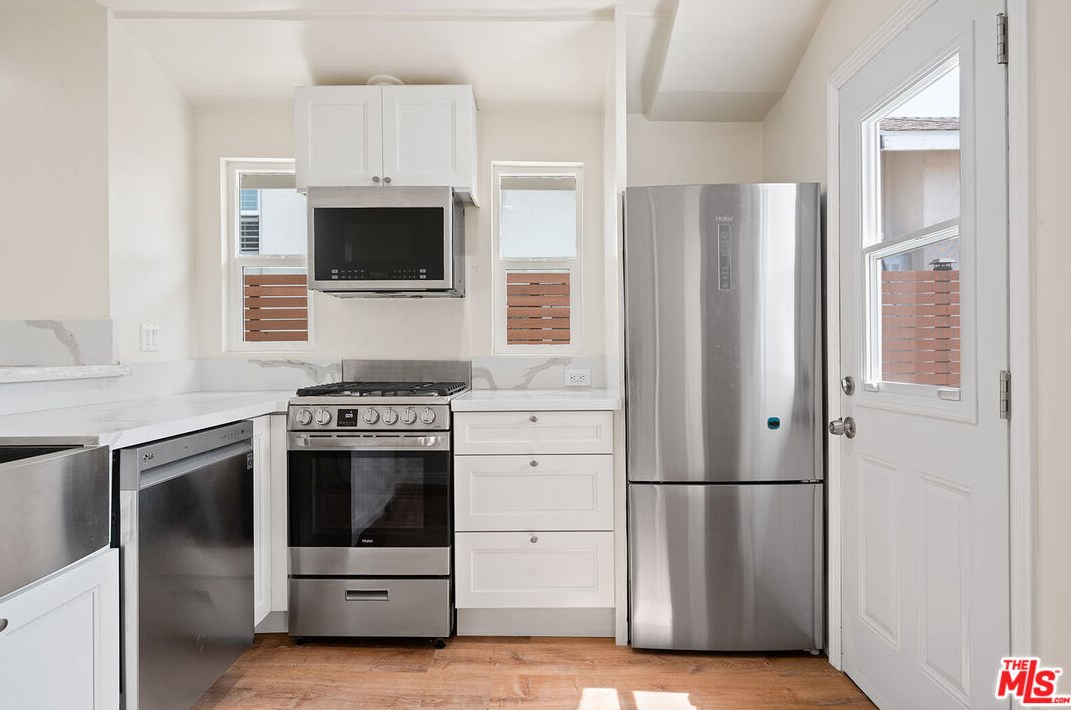 3120 Chaucer St, Los Angeles CA  90065-1827 exterior