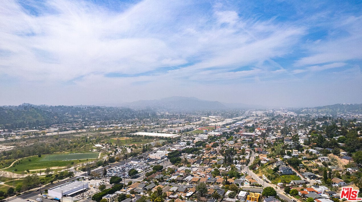 3120 Chaucer St, Los Angeles CA  90065-1827 exterior