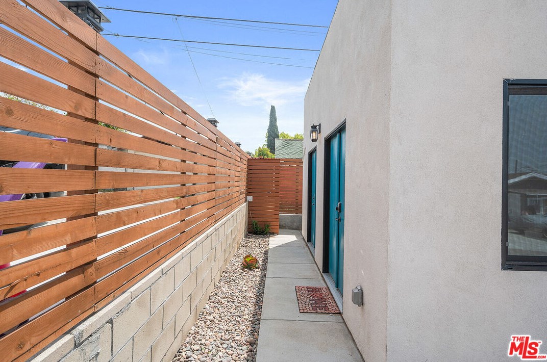 3120 Chaucer St, Los Angeles CA  90065-1827 exterior