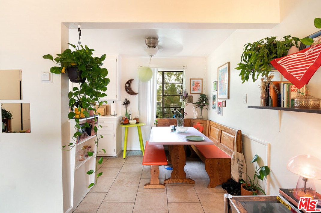 655 Manhattan Pl, Los Angeles CA  90004-4056 exterior