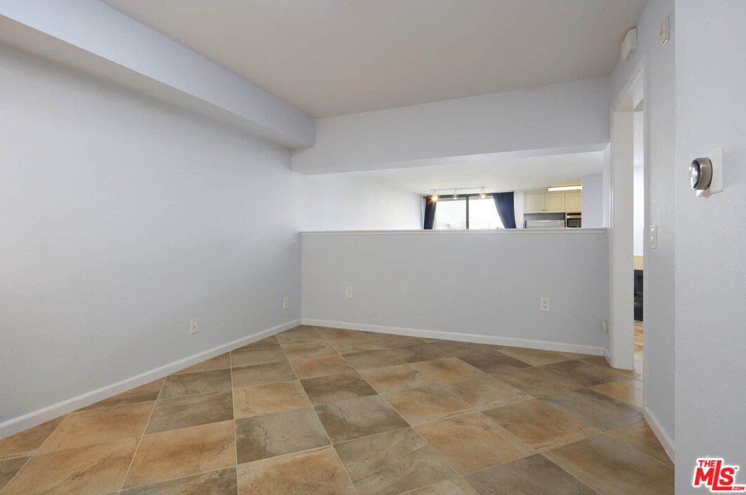 7320 Hawthorn Ave, Los Angeles CA  90046-3664 exterior