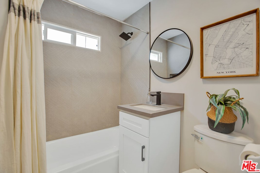 6152 Poppy Peak Dr, Los Angeles CA  90042-1333 exterior
