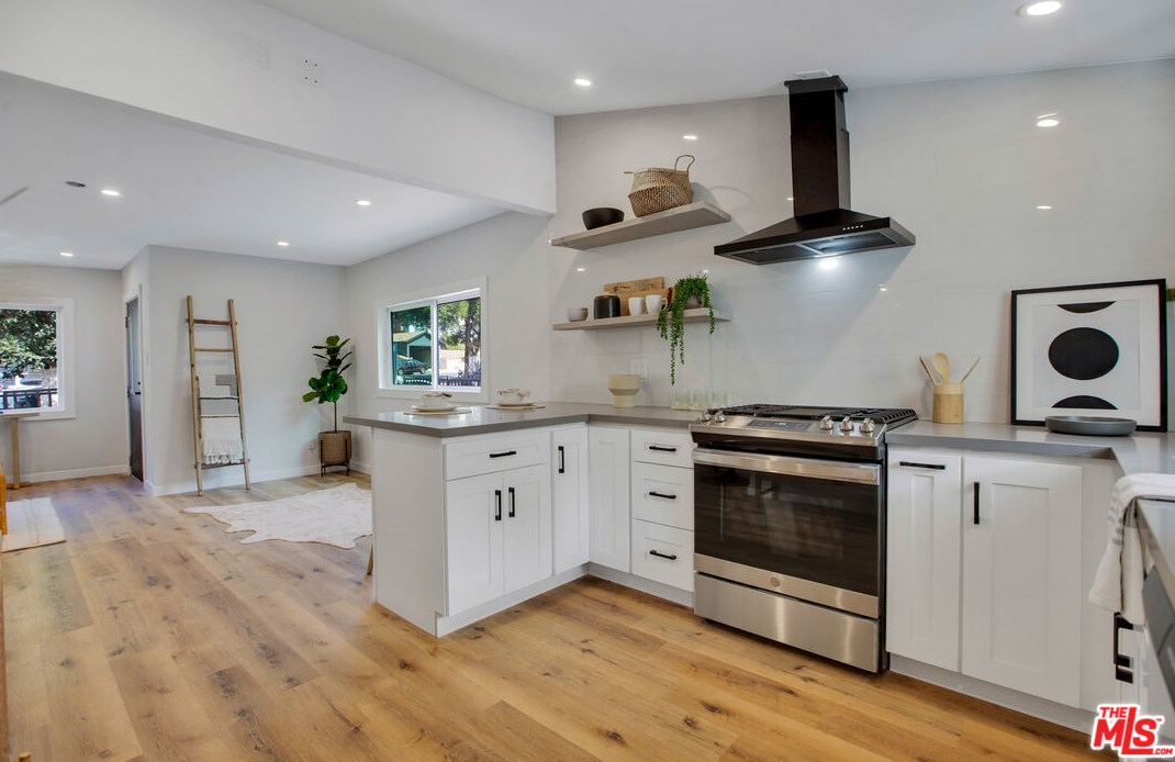 6152 Poppy Peak Dr, Los Angeles CA  90042-1333 exterior