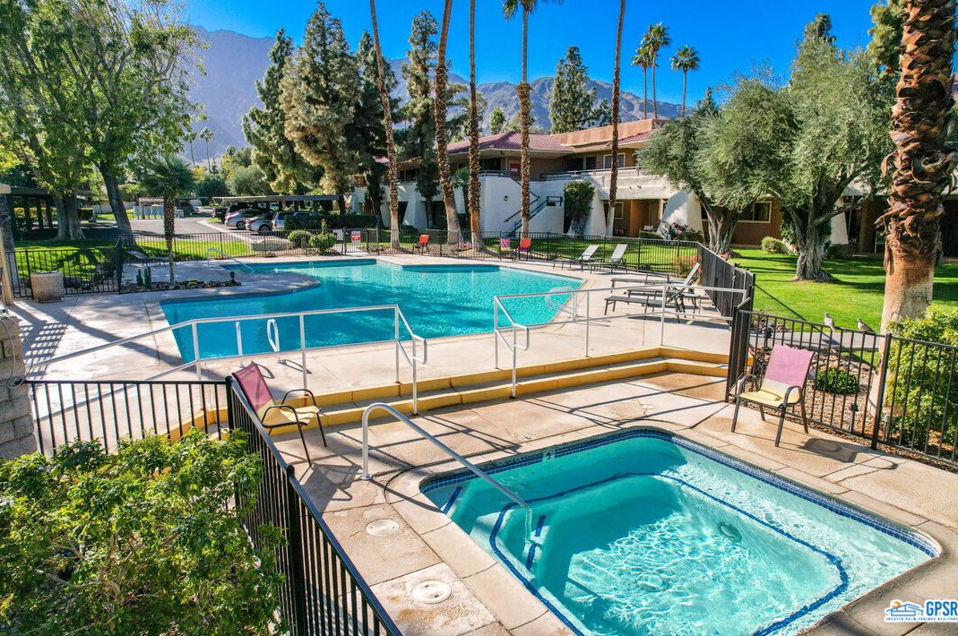 2857 N Los Felices Rd #207, Palm Springs, CA 92262