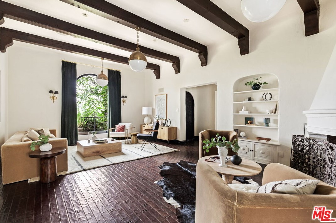 6961 La Presa Dr, Los Angeles CA  90068-3102 exterior