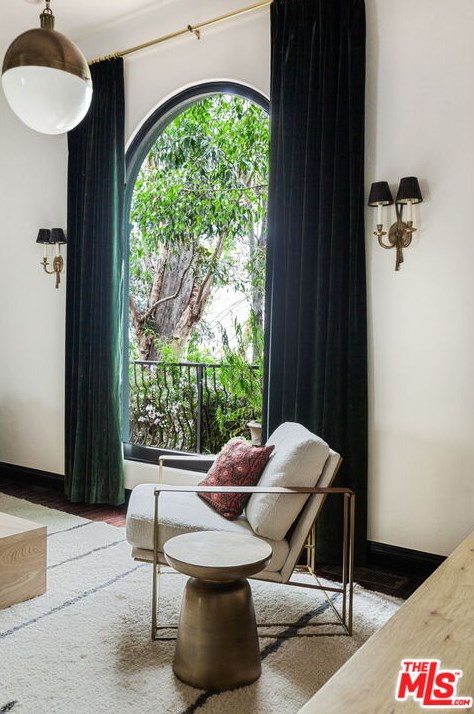 6961 La Presa Dr, Los Angeles CA  90068-3102 exterior