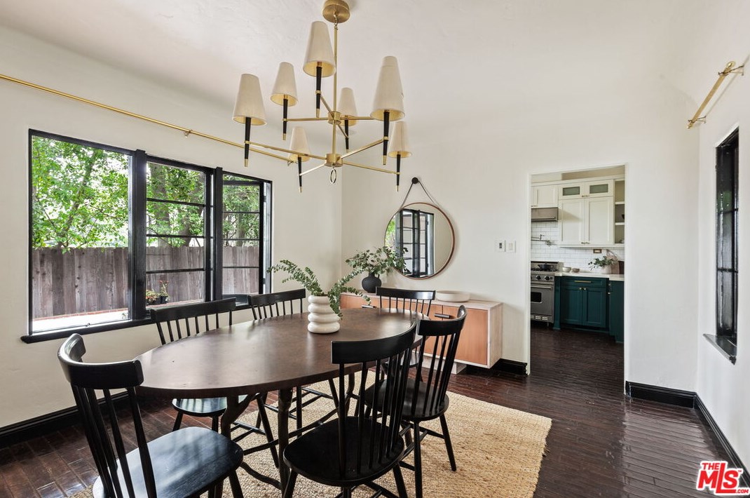 6961 La Presa Dr, Los Angeles CA  90068-3102 exterior