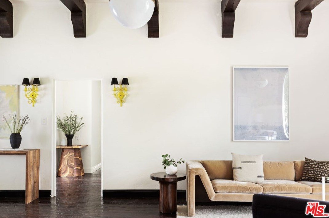 6961 La Presa Dr, Los Angeles CA  90068-3102 exterior
