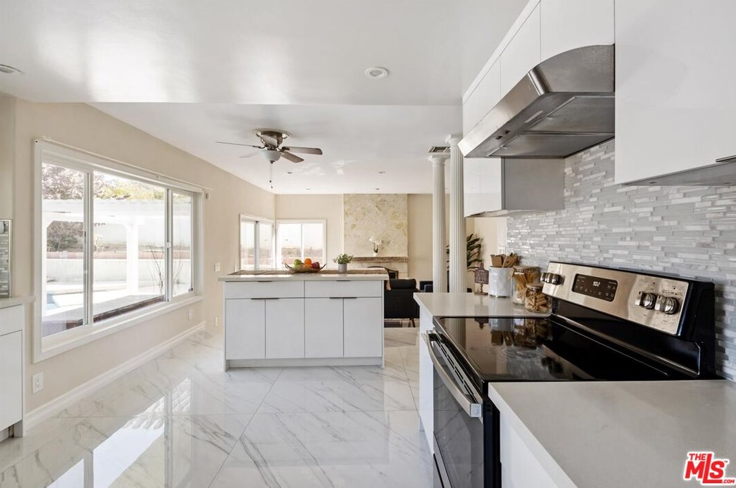 21327 Chirping Sparrow Rd, Pomona CA  91765-3702 exterior