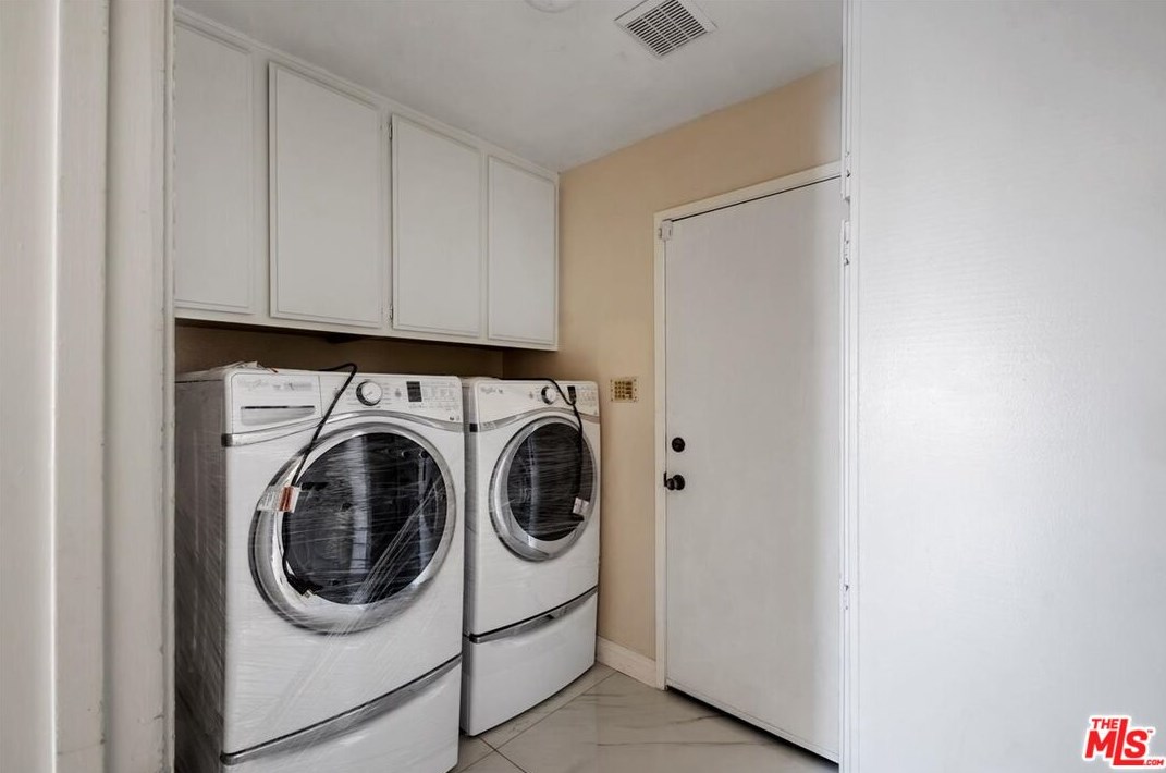 21327 Chirping Sparrow Rd, Pomona CA  91765-3702 exterior