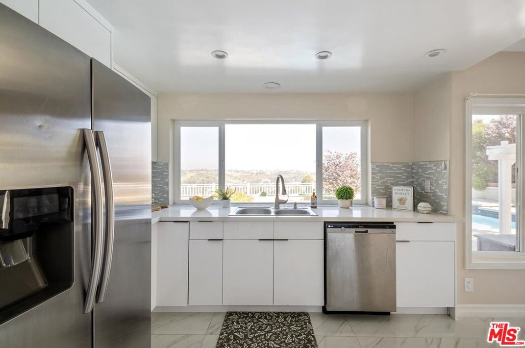 21327 Chirping Sparrow Rd, Pomona CA  91765-3702 exterior