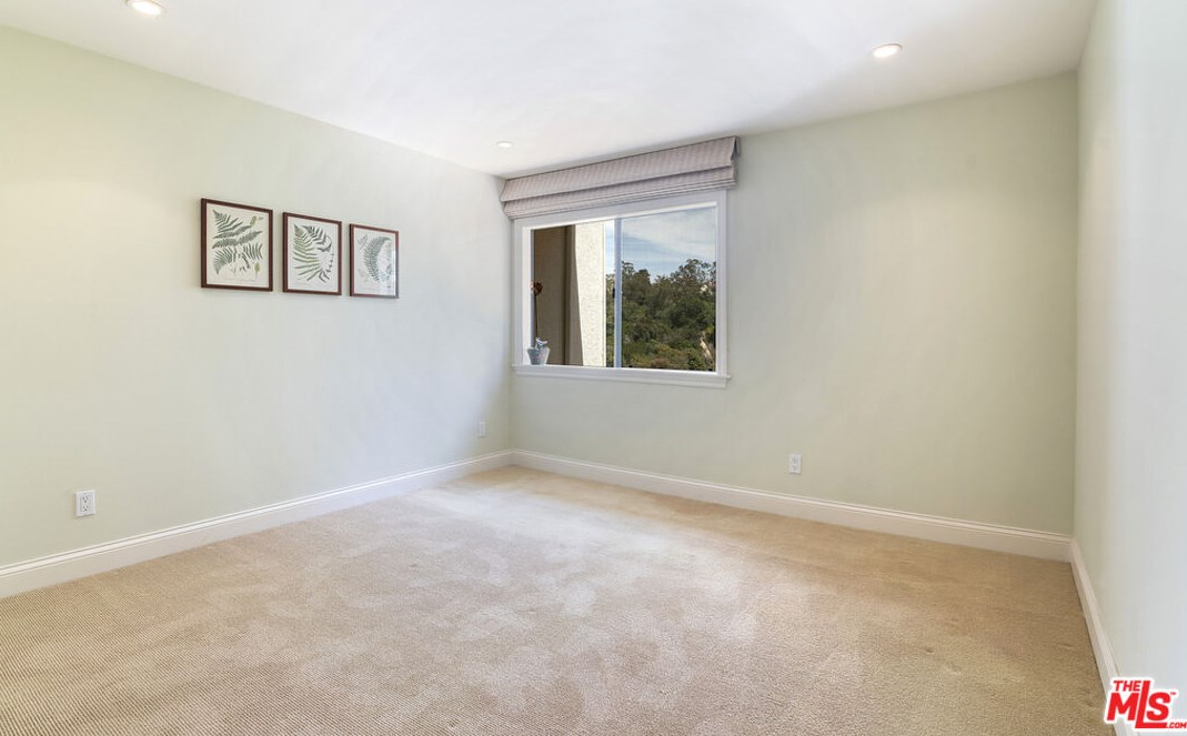 2690 Claray Dr, Los Angeles CA  90077-2018 exterior