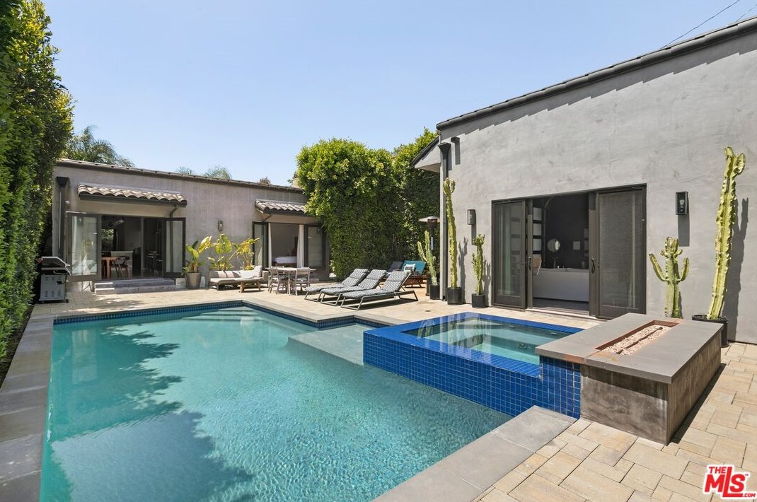 812 Harper Ave, Los Angeles CA  90048-3504 exterior