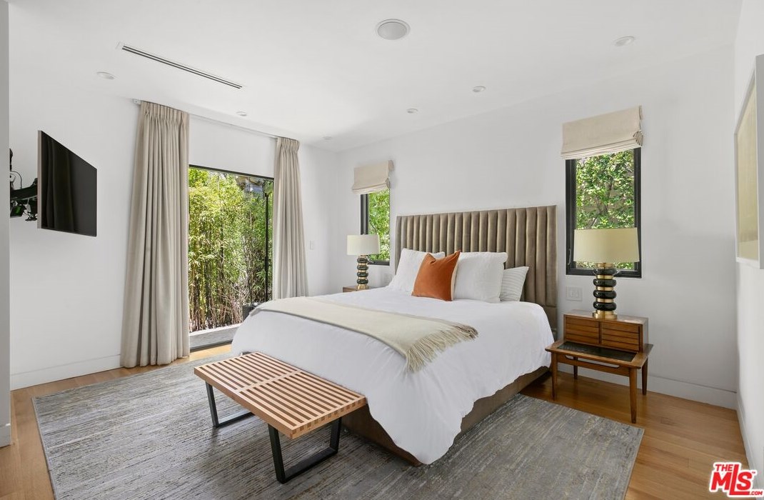 812 Harper Ave, Los Angeles CA  90048-3504 exterior