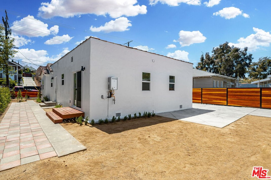 3011 Division St, Los Angeles CA  90065-2011 exterior