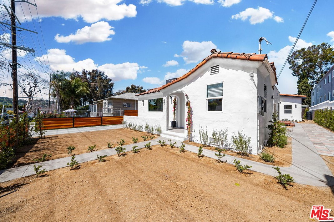 3011 Division St, Los Angeles CA  90065-2011 exterior