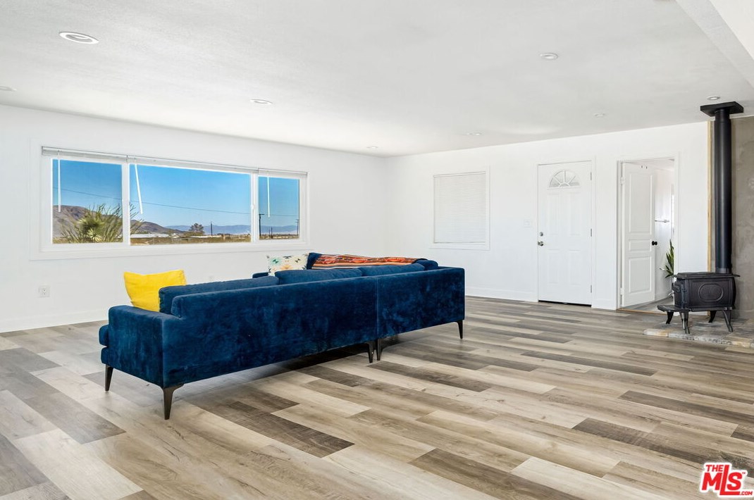 57157 Emerald Way, Yucca Valley CA  92285-1826 exterior