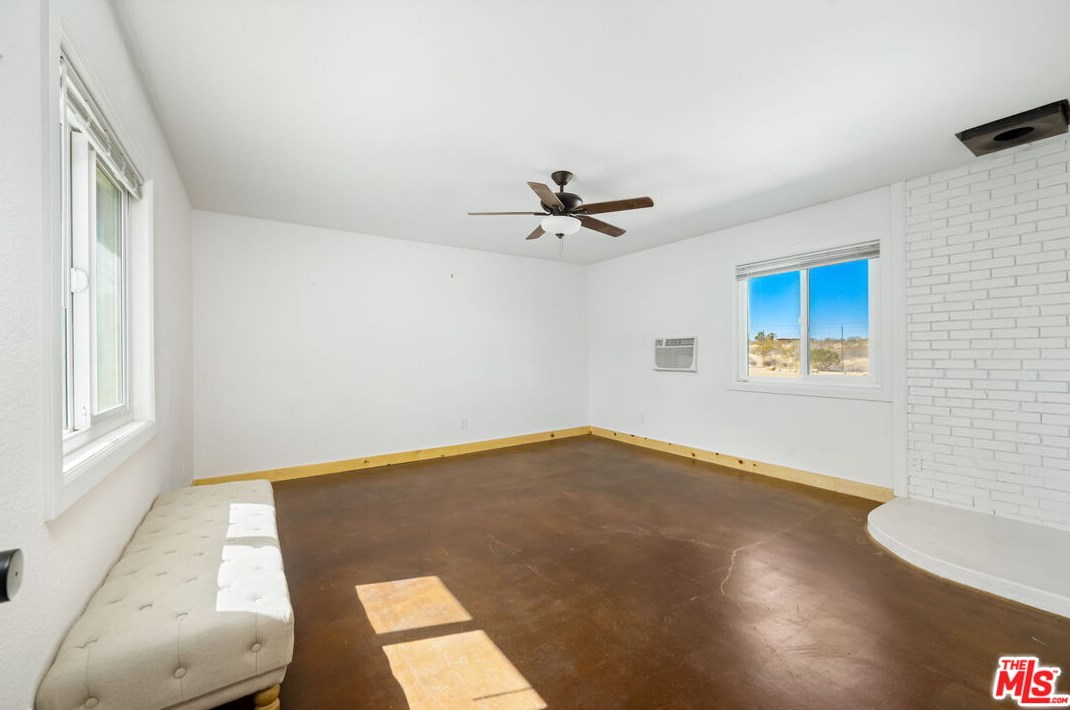 57157 Emerald Way, Yucca Valley CA  92285-1826 exterior