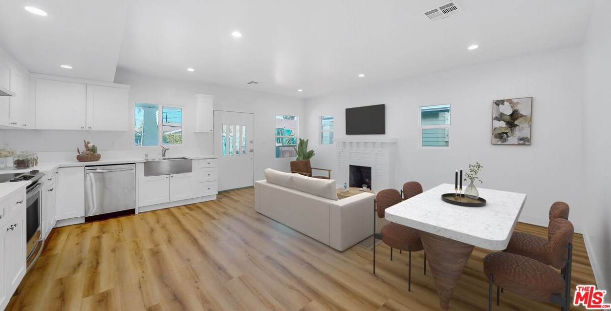 1018 49th St, Los Angeles CA  90011-5419 exterior