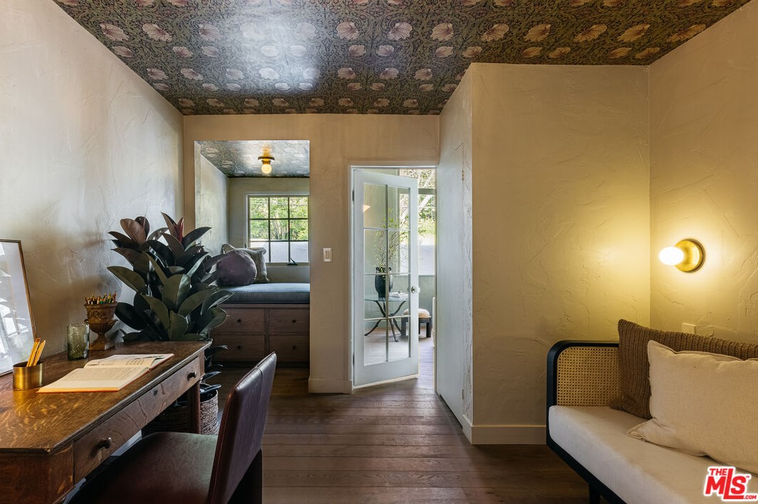 2639 Canyon Dr, Los Angeles CA  90068-2417 exterior