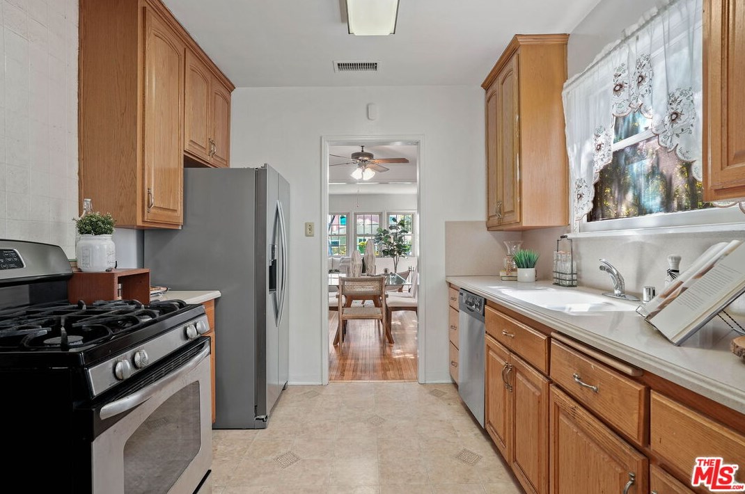 4123 Harter Ave, Los Angeles CA  90232-4014 exterior