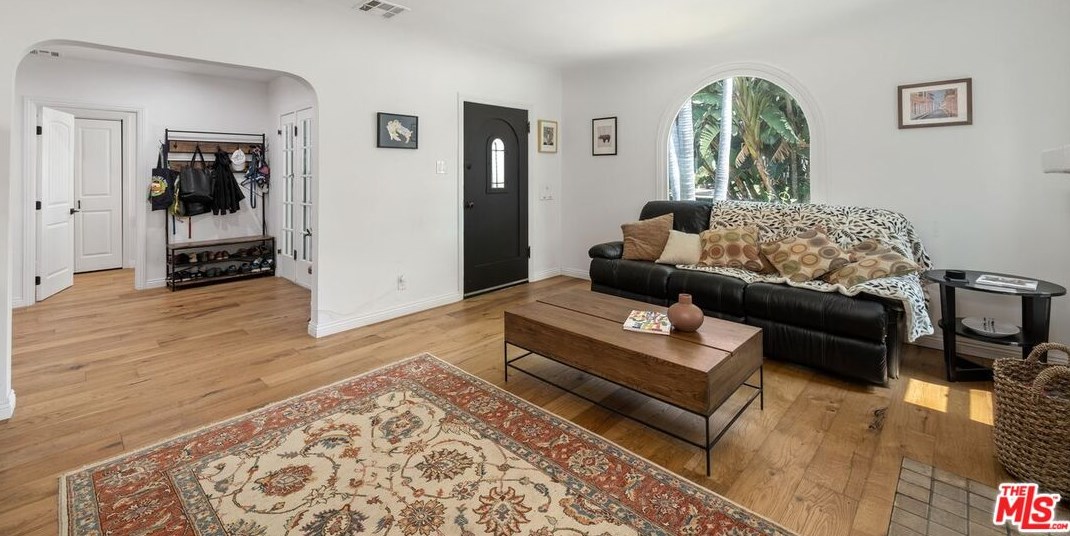 3720 Glenfeliz Blvd, Los Angeles CA  90039-1706 exterior