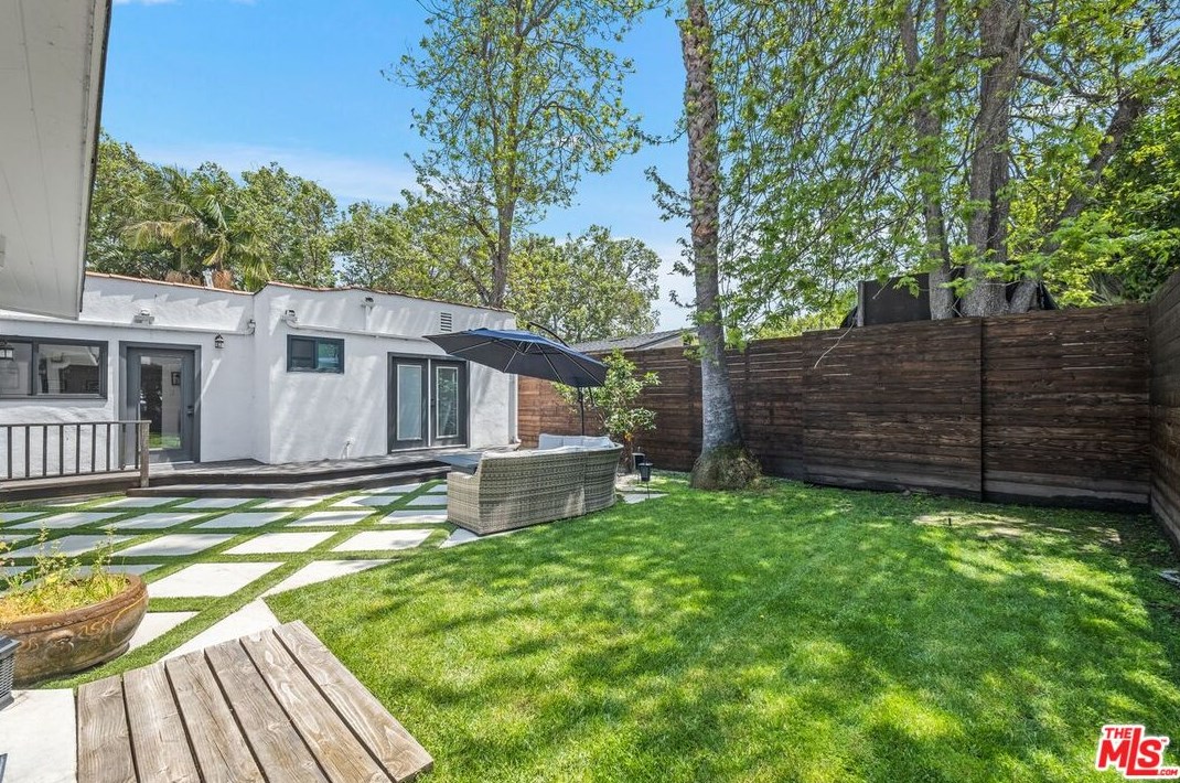 3720 Glenfeliz Blvd, Los Angeles CA  90039-1706 exterior