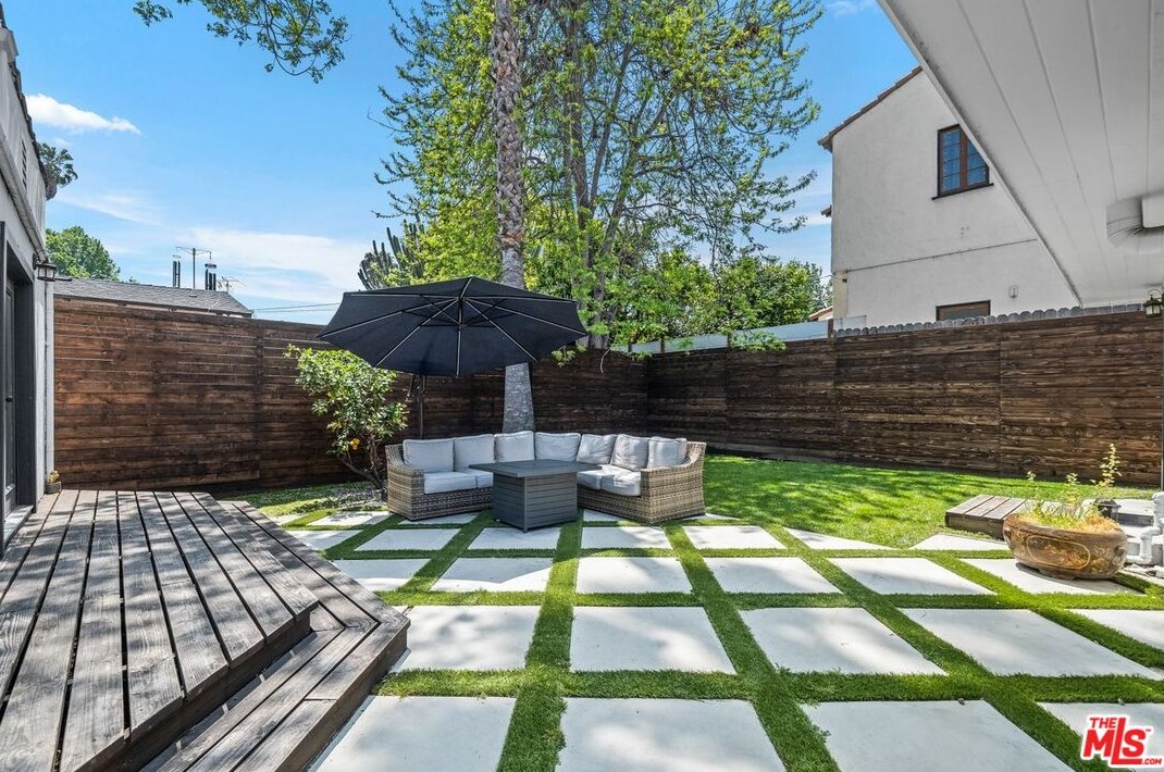 3720 Glenfeliz Blvd, Los Angeles CA  90039-1706 exterior