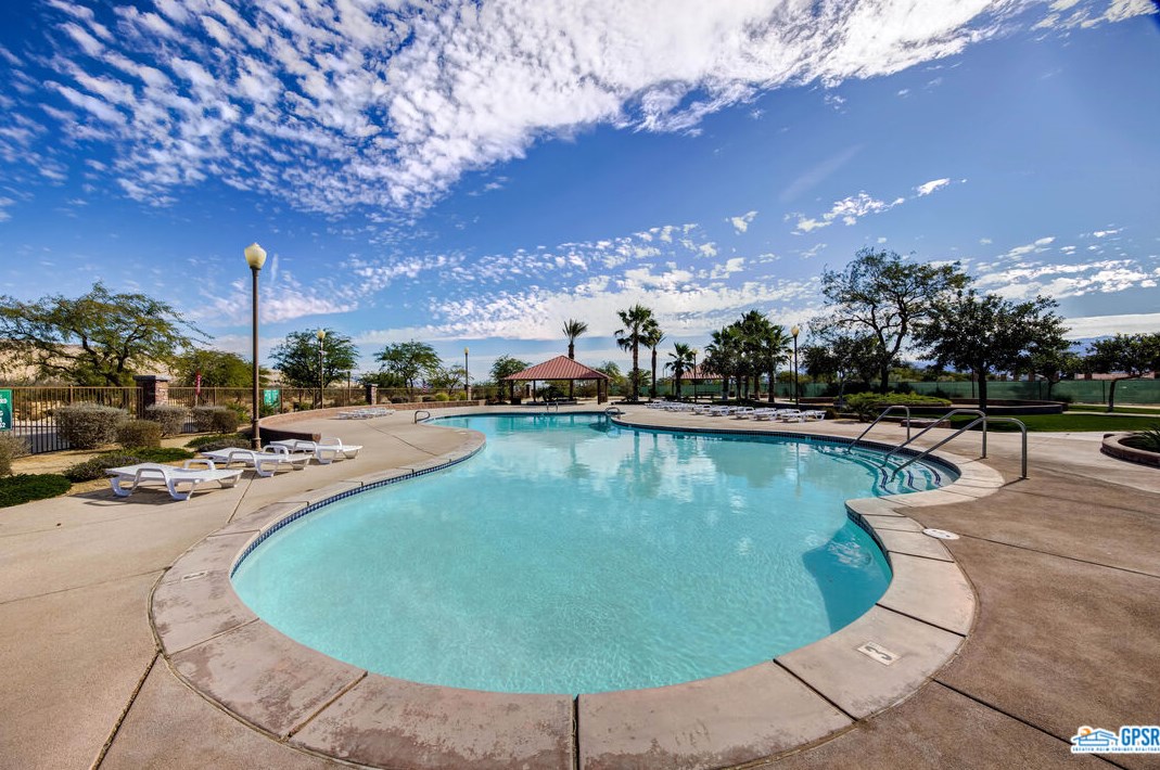 67427 Rio Oso Rd, Cathedral City CA  92234 exterior