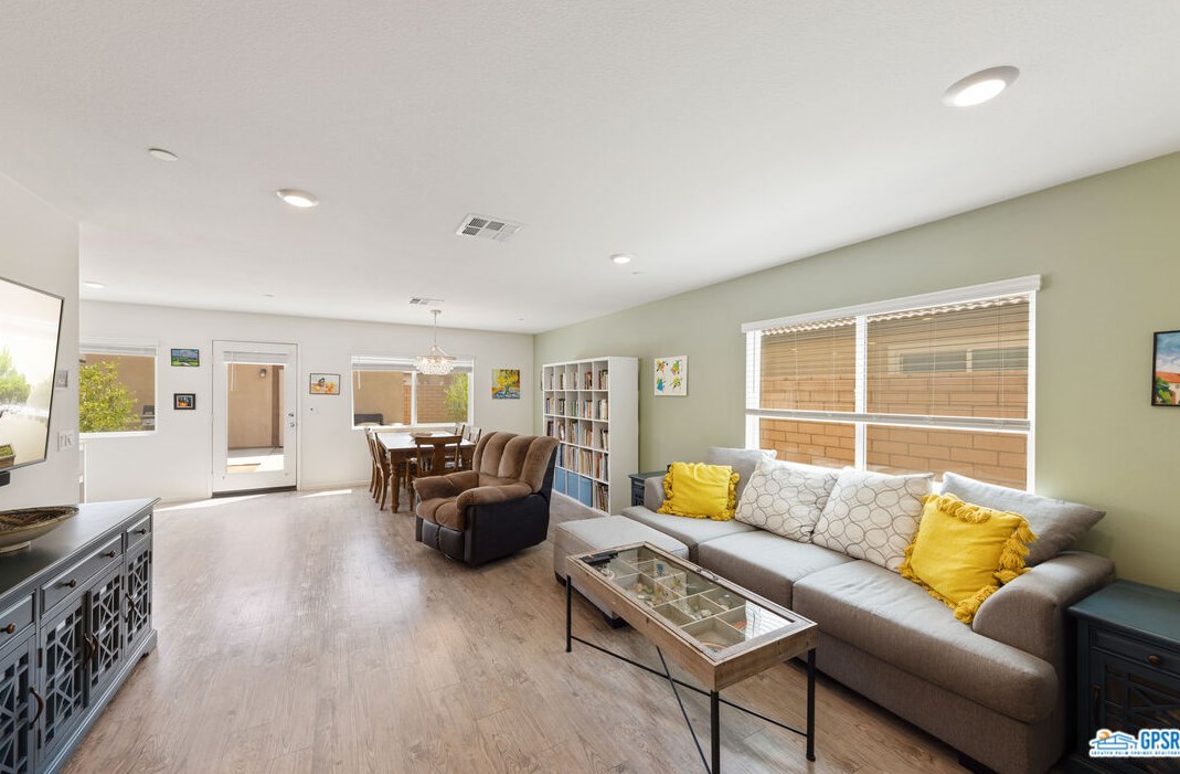 67427 Rio Oso Rd, Cathedral City CA  92234 exterior