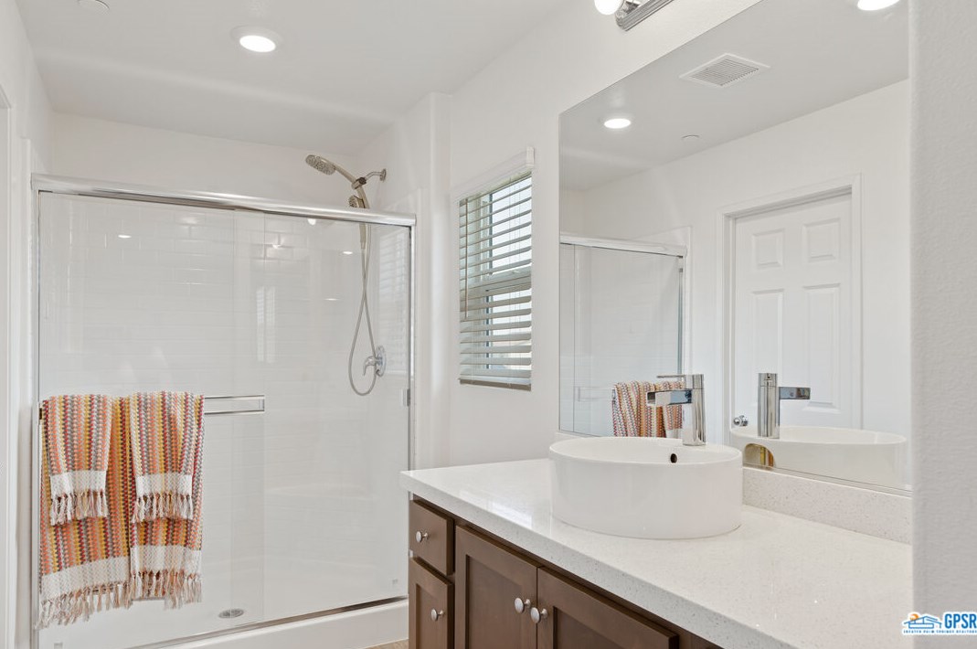 67427 Rio Oso Rd, Cathedral City CA  92234 exterior