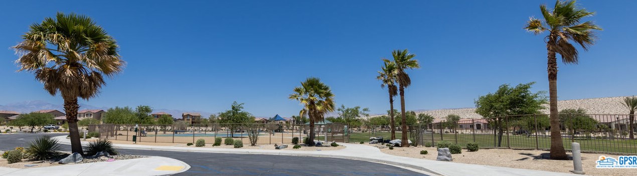 67427 Rio Oso Rd, Cathedral City CA  92234 exterior