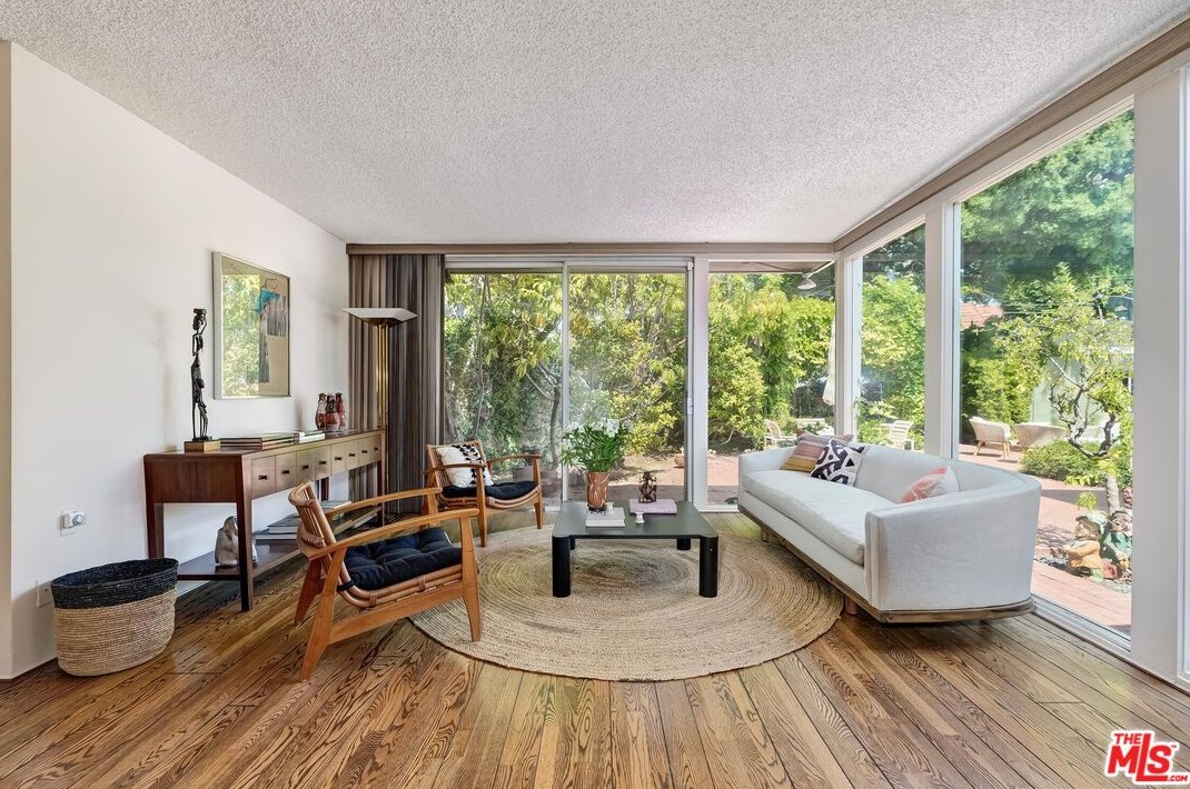 268 Rexford Dr, Beverly Hills CA  90210-4908 exterior