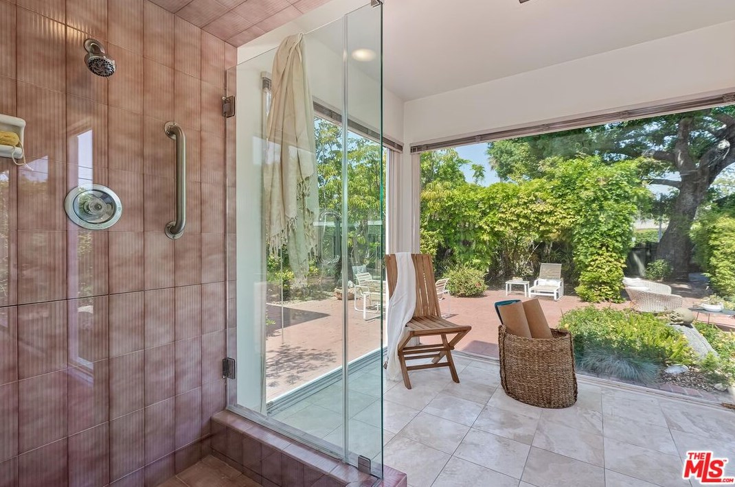 268 Rexford Dr, Beverly Hills CA  90210-4908 exterior