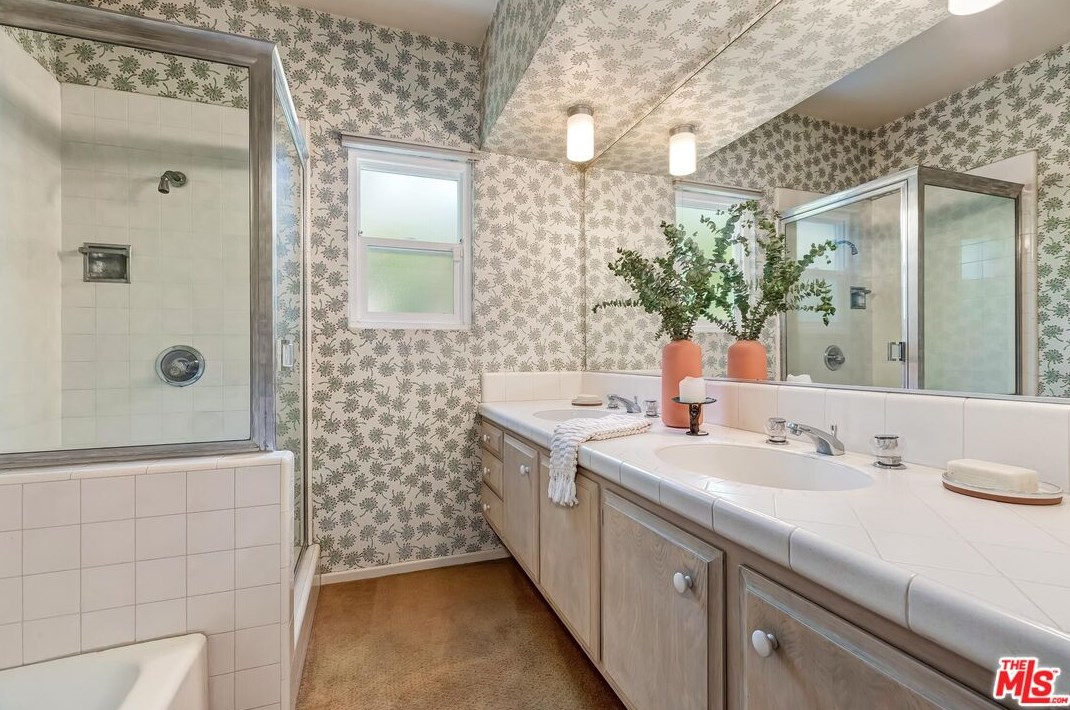 268 Rexford Dr, Beverly Hills CA  90210-4908 exterior