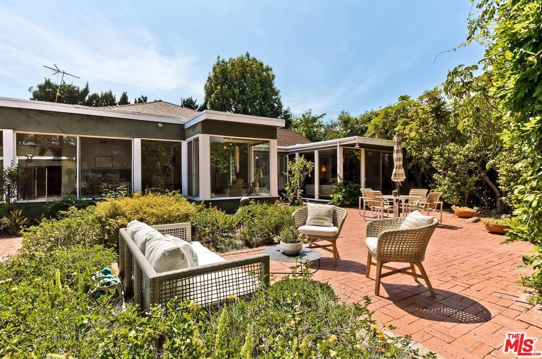 268 Rexford Dr, Beverly Hills CA  90210-4908 exterior