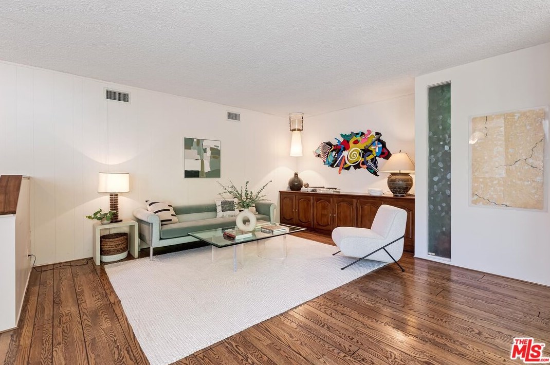 268 Rexford Dr, Beverly Hills CA  90210-4908 exterior