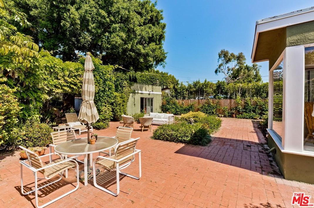 268 Rexford Dr, Beverly Hills CA  90210-4908 exterior