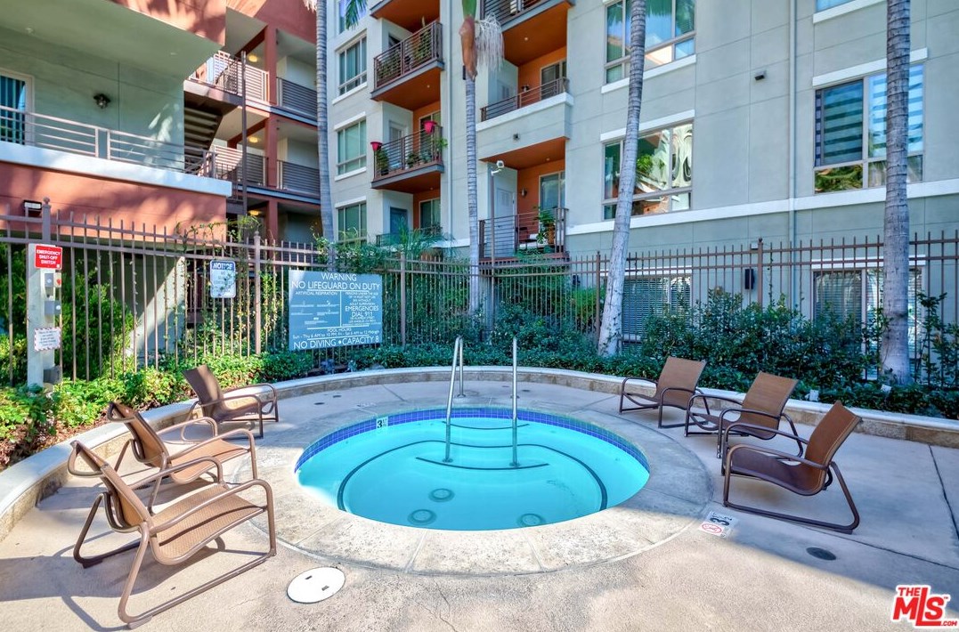 100 Alameda St, Los Angeles CA  90012-3927 exterior