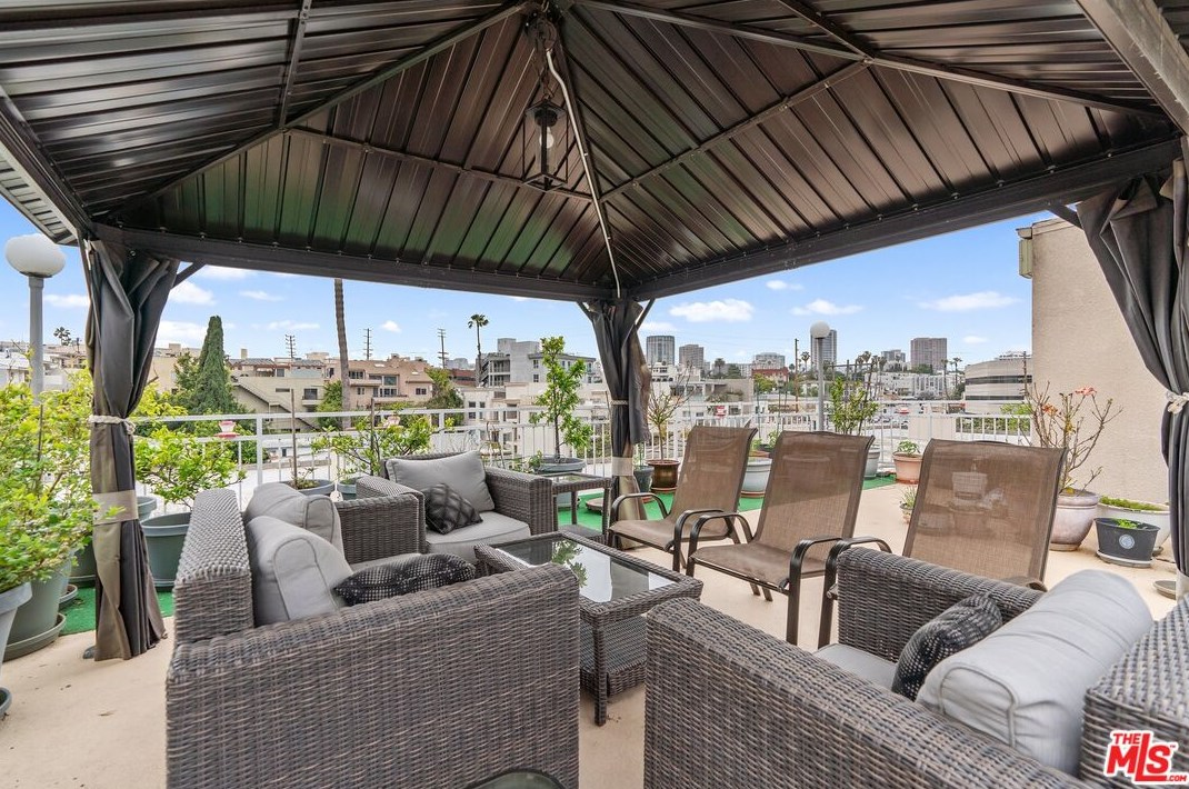 1840 Beverly Glen Blvd, Los Angeles CA  90025-6928 exterior