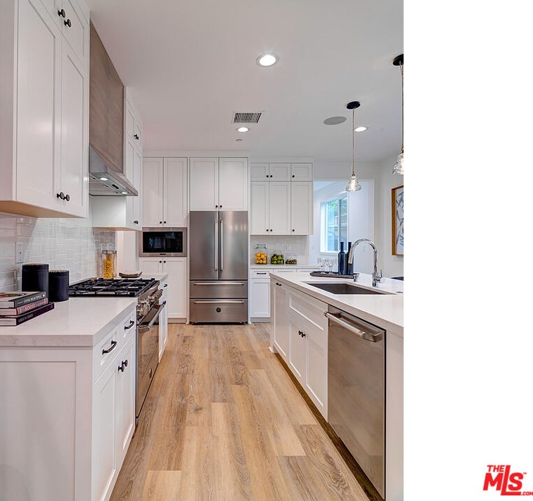 10560 Ayres Ave, Los Angeles CA  90064-3343 exterior