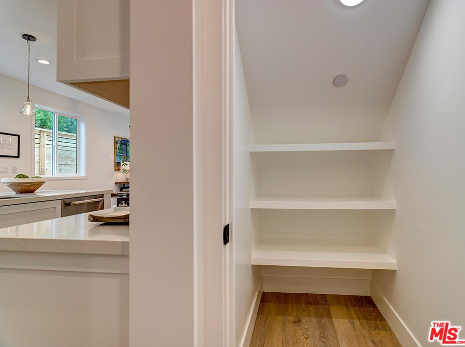 10560 Ayres Ave, Los Angeles CA  90064-3343 exterior