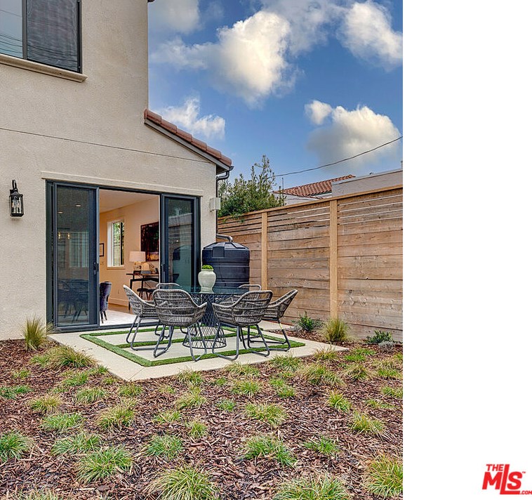 10560 Ayres Ave, Los Angeles CA  90064-3343 exterior