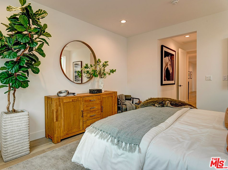 10560 Ayres Ave, Los Angeles CA  90064-3343 exterior