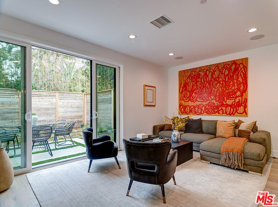 10560 Ayres Ave, Los Angeles CA  90064-3343 exterior